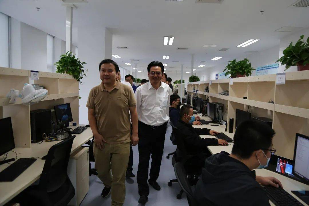 智能軟件研發(fā)中心（南京）揭牌，開啟區(qū)域軟件產(chǎn)業(yè)新篇章